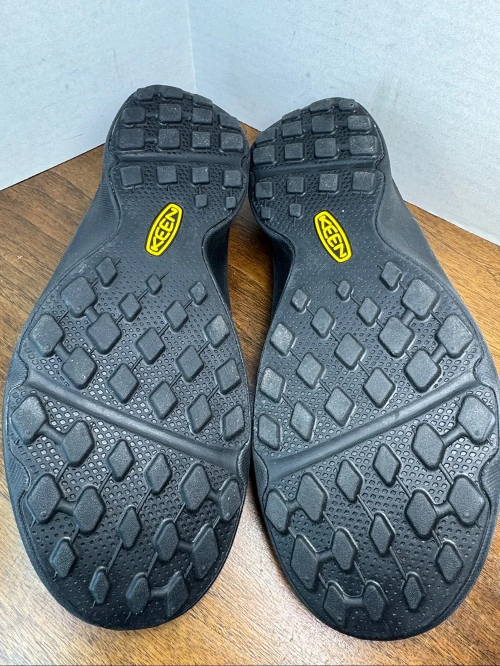 EUC Keen Mens Uneek SNK Braided Rope Bungee Slides Beach Sandals, sz 12